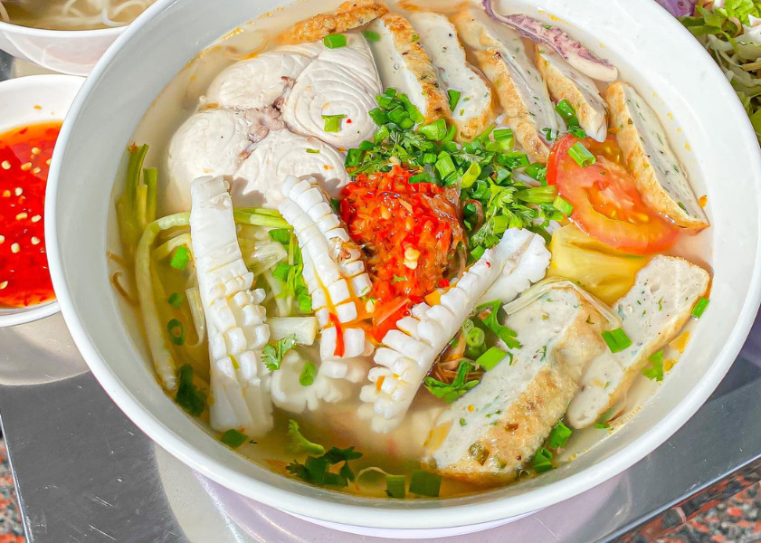 ăn sáng Rạch Giá Bún cá thu Hùng Hào là một địa chỉ ăn sáng ngon ở Rạch Giá ngon, no bụng