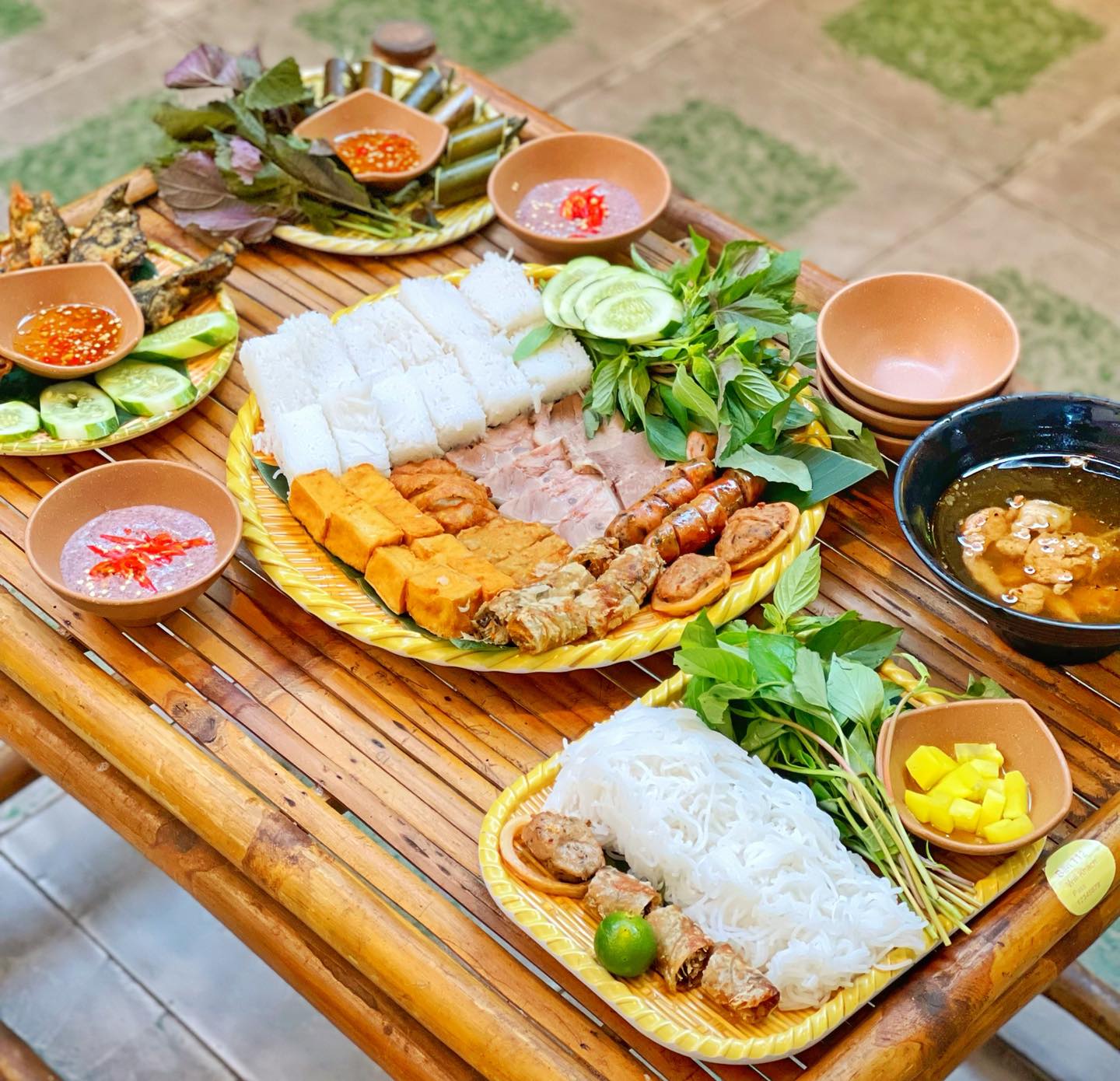 Ăn vặt Quảng Ngãi Bún đậu mắm tôm, tưởng quen mà lạ khi thưởng thức tại Quảng Ngãi