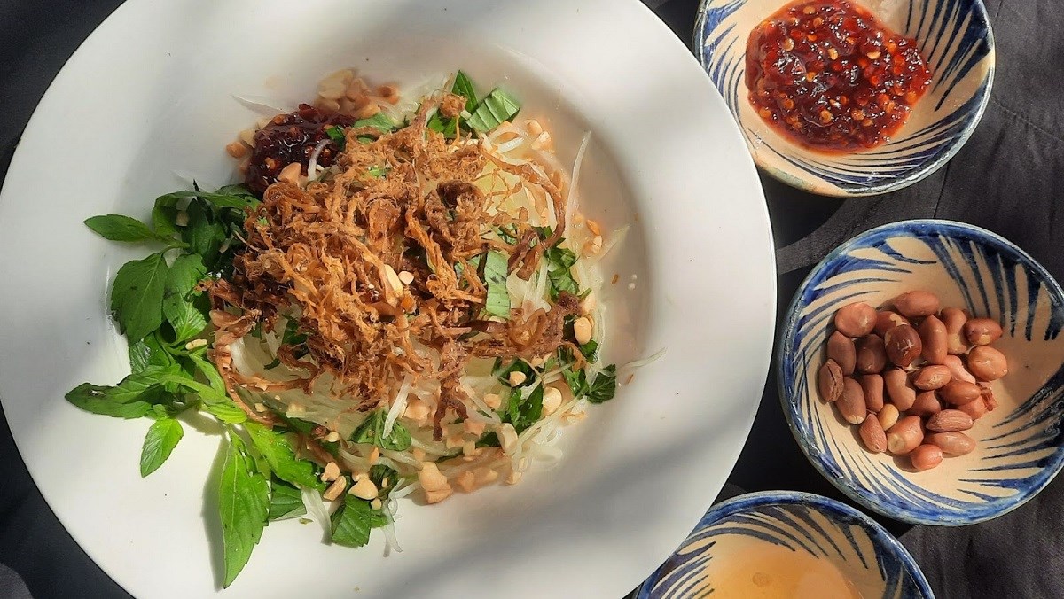 Ăn vặt Quảng Ngãi Nhắc đến những món ăn vặt Quảng Ngãi, không thể quên món bò hít