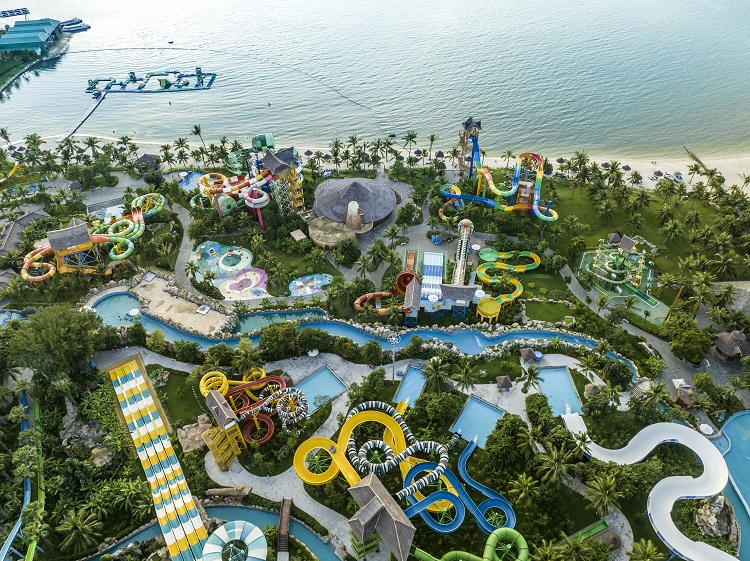 Toàn cảnh công viên nước tại VinWonders Nha Trang
