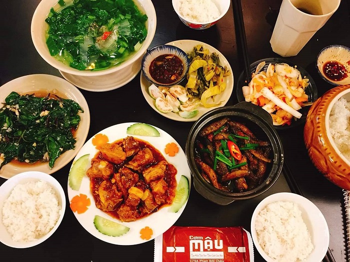 Chuẩn cơm mẹ nấu tại quán cơm Mậu 