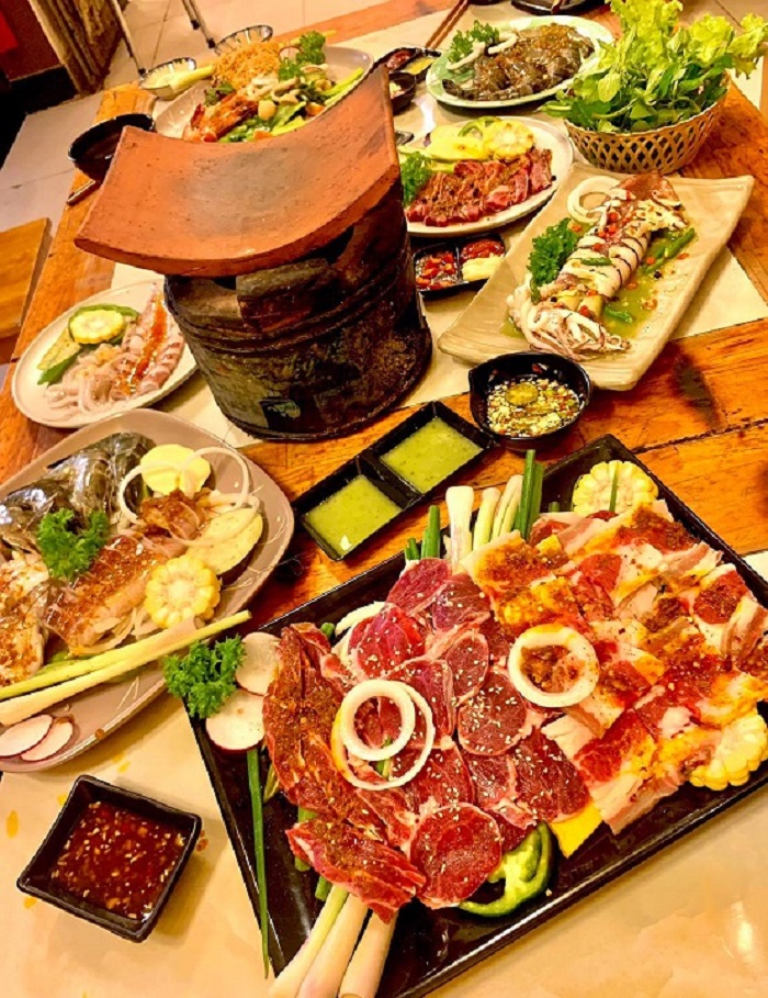 Nướng Happy với cách nướng trên ngói độc đáo