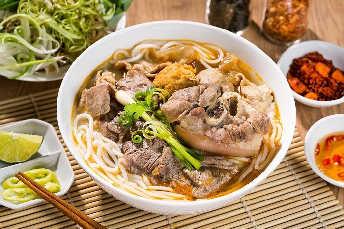 Bún bò giò Vân Hường ngon nức tiếng
