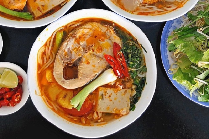 Bún cá Phượng Tèo - món ăn không nên bỏ qua khi đến Quy Nhơn