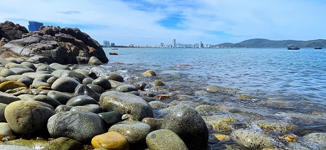 Du lịch Quy Nhơn chiêm ngưỡng bãi tắm Hoàng Hậu đẹp tựa bức tranh thuỷ mặc