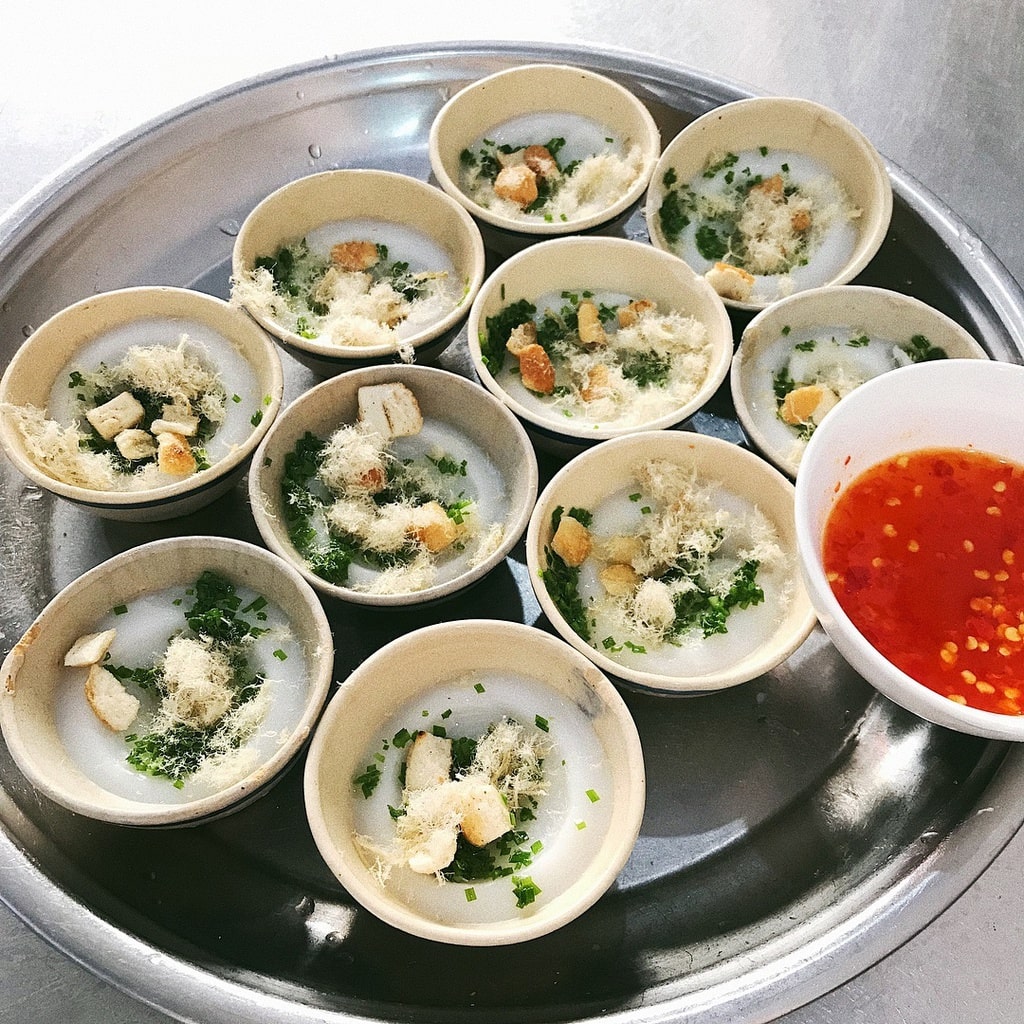 bánh bèo Phú Yên Bánh bèo là một trong những đặc sản nổi tiếng tại Phú Yên