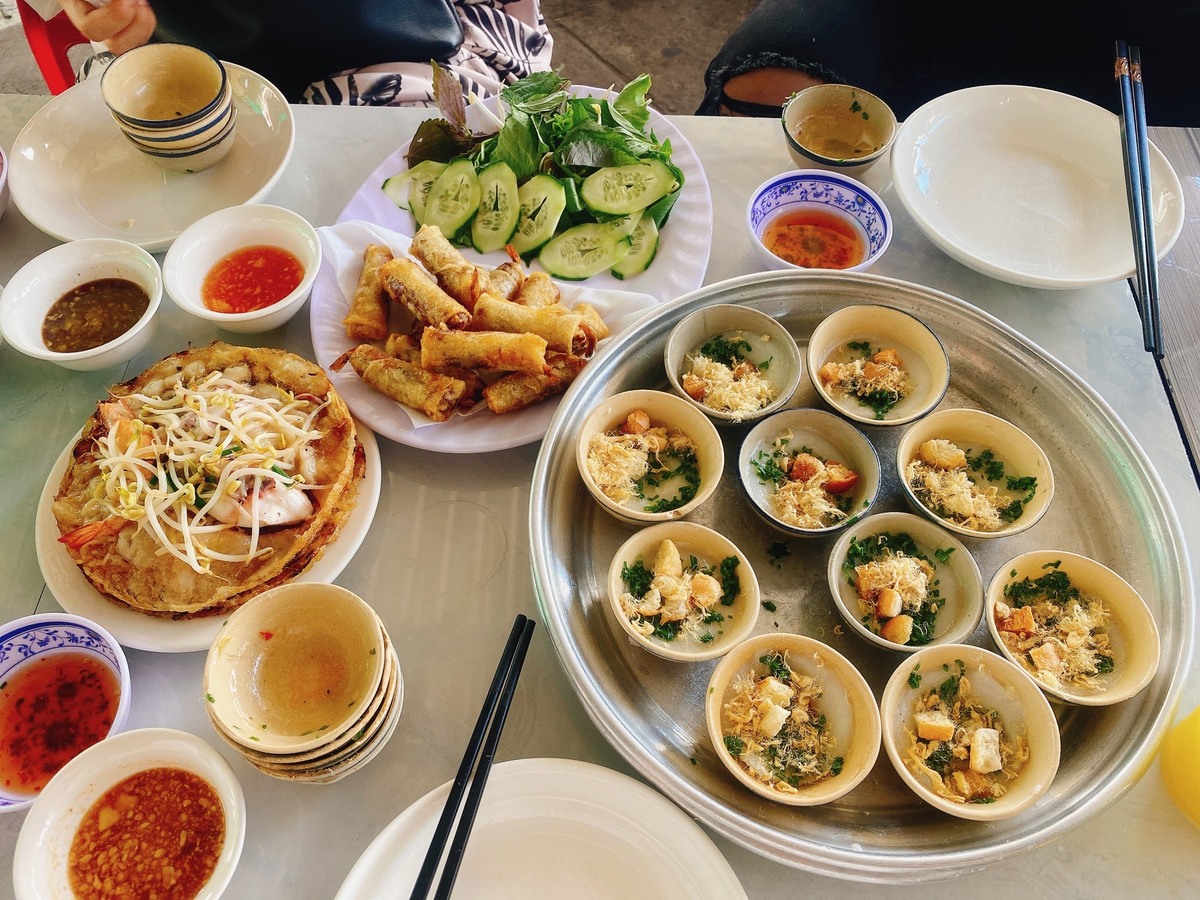 bánh bèo Phú Yên Nạp đầy năng lượng với bánh bèo Phú Yên tại quán 98 Lê Trung Kiên