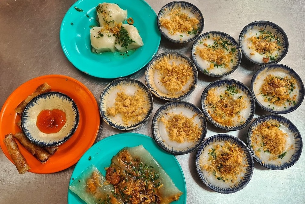 bánh bèo Quy Nhơn Quán bánh bèo Bà Xê Quy Nhơn không còn xa lạ gì với người dân địa phương