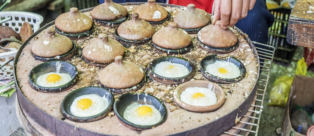 Xứ Nẫu còn rất nhiều quán bánh căn ở Phú Yên khác cũng hấp dẫn không kém