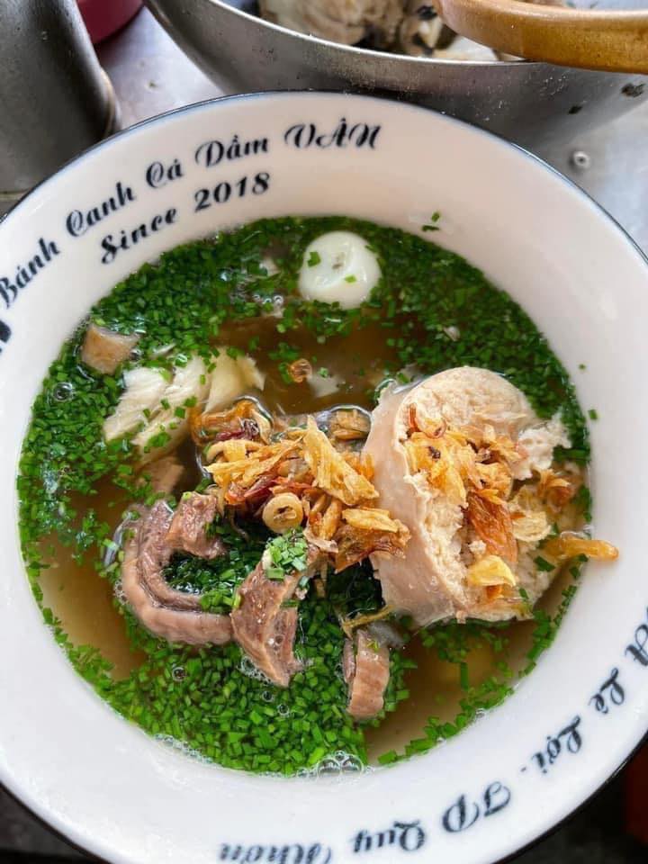 Bánh canh cá dầm Vân nổi tiếng Quy Nhơn