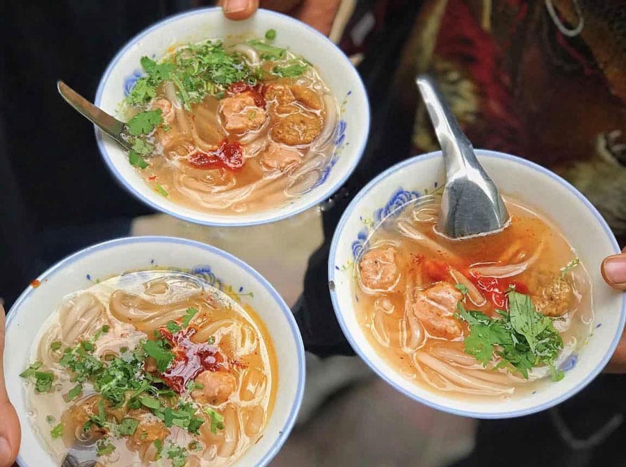 Quán bánh canh ngon và rẻ đường 31 Tháng 3 là một điểm đến phải thử cho những tín đồ ẩm thực