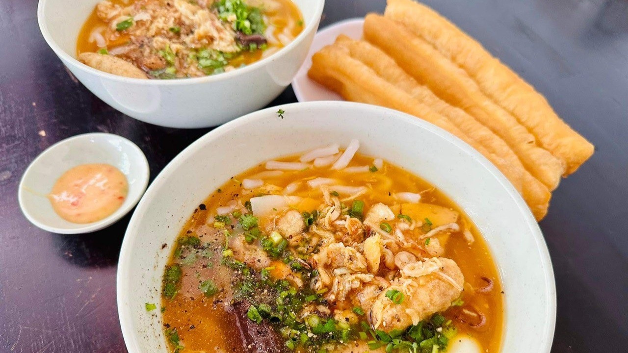 Bánh Canh Cua Út Trinh là điểm đến ẩm thực tuyệt vời tại Quy Nhơn