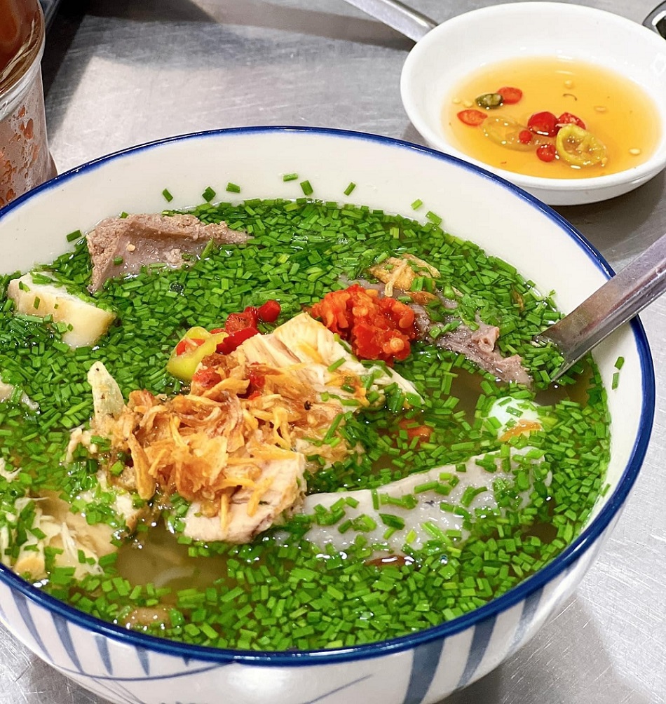 Bánh canh Quy Nhơn cá dầm Vân ngon và độc đáo, chắc chắn khiến bạn muốn quay lại thưởng thức lần nữa