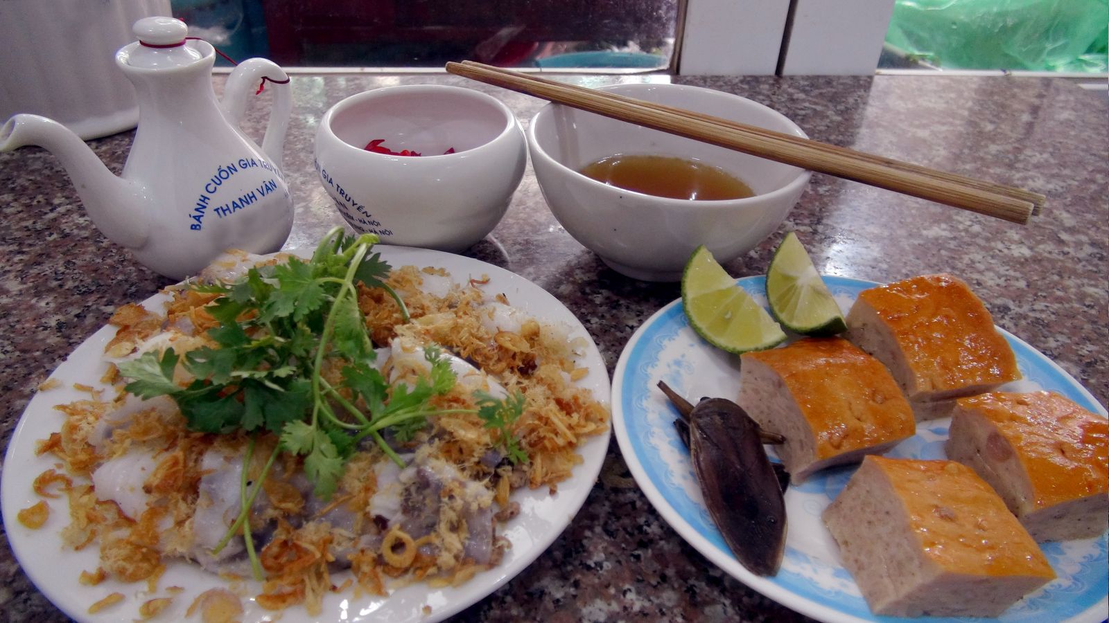 Bánh cuốn cà cuống Hà Nội Bánh cuốn cà cuống tại quán Thanh Vân là điểm đến ẩm thực đậm chất truyền thống tại Hà Nội