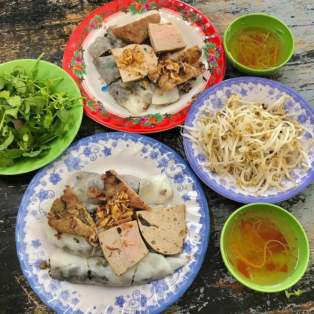 Bánh cuốn Quy Nhơn Bánh cuốn là món ăn bình dị nhưng được nhiều thực khách lựa chọn khi đến Quy Nhơn
