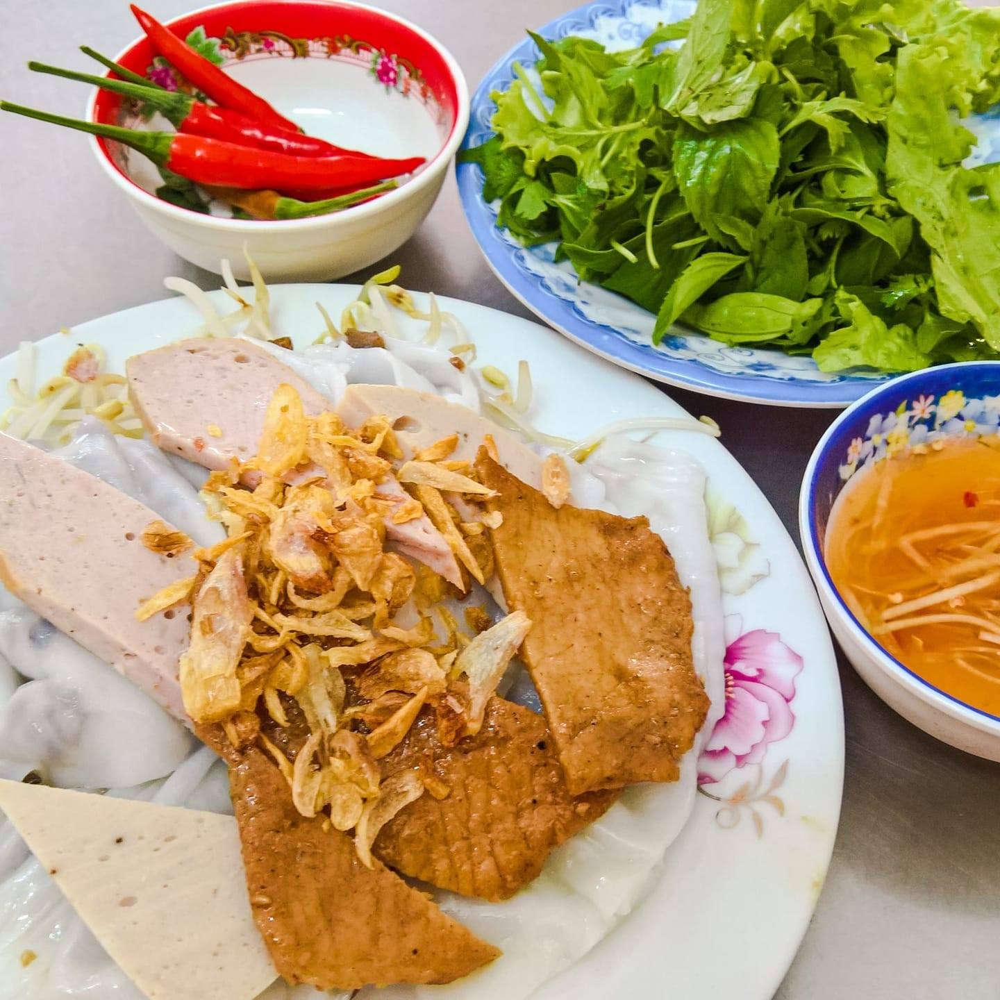 Bánh cuốn Quy Nhơn Bánh Cuốn 220 Phan Bội Châu TP. Quy Nhơn