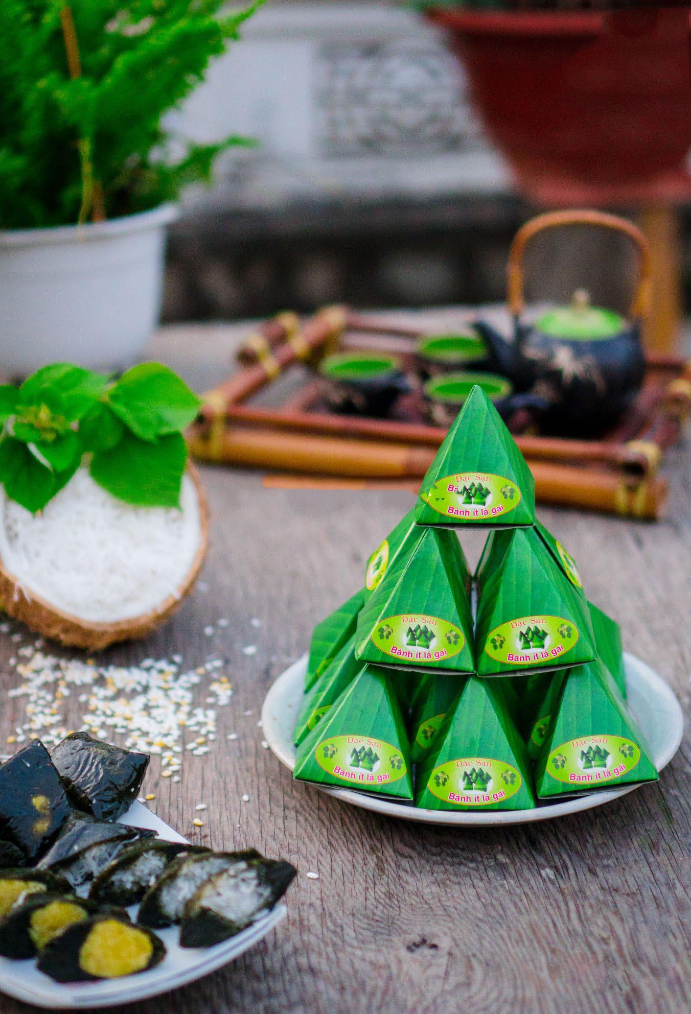 Bánh ít lá gai tại cửa hàng Mận Khoa đảm bảo chất lượng