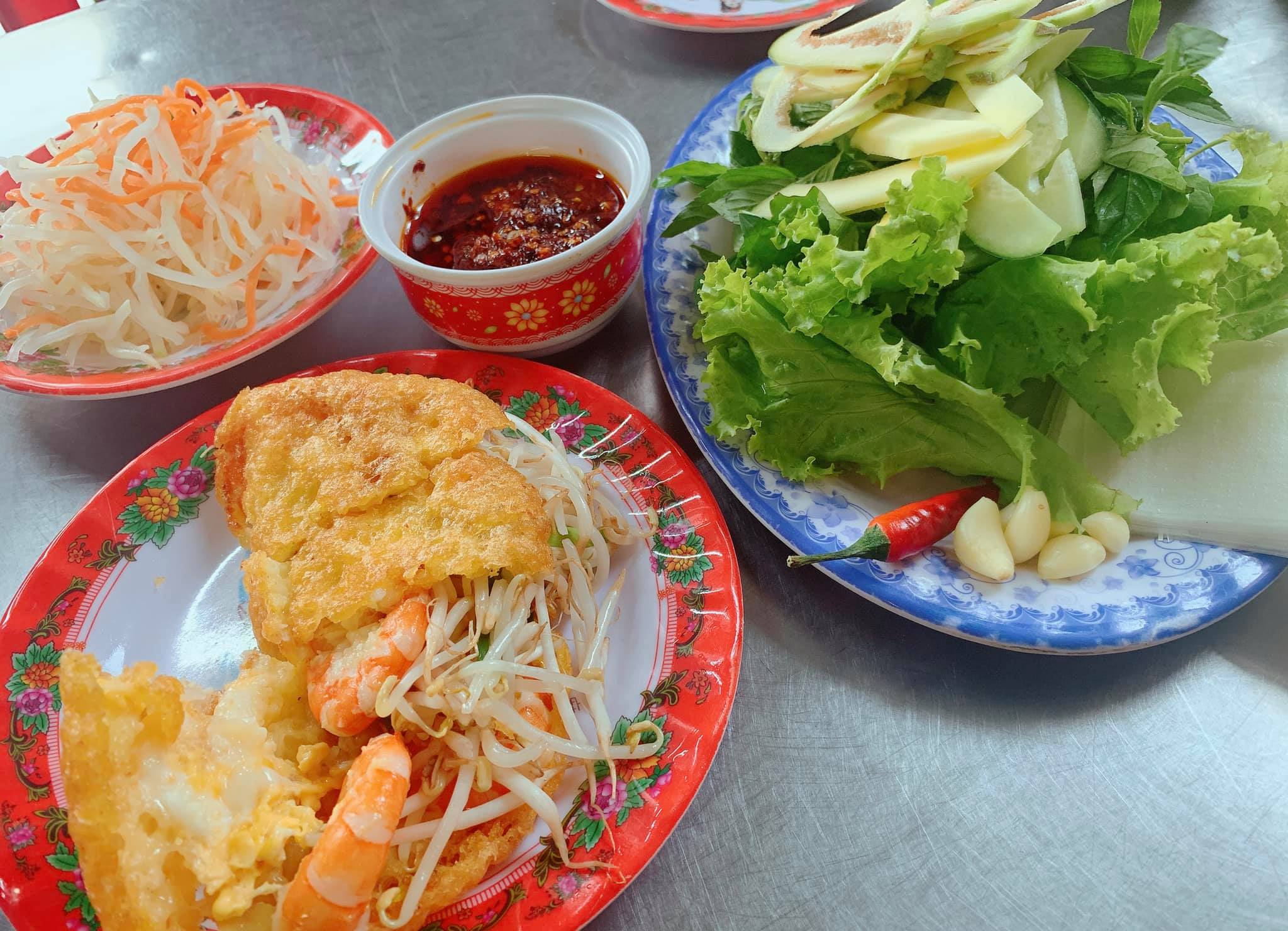 Bánh khoái Huế Bánh khoái Tài Phú Huế với phần nhân đa dạng, đậm đà