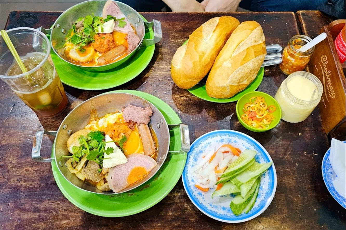 Bánh mì chảo Sài Gòn Dì Nữ - quán bánh mì chảo ở Sài Gòn thơm ngon, chất lượng
