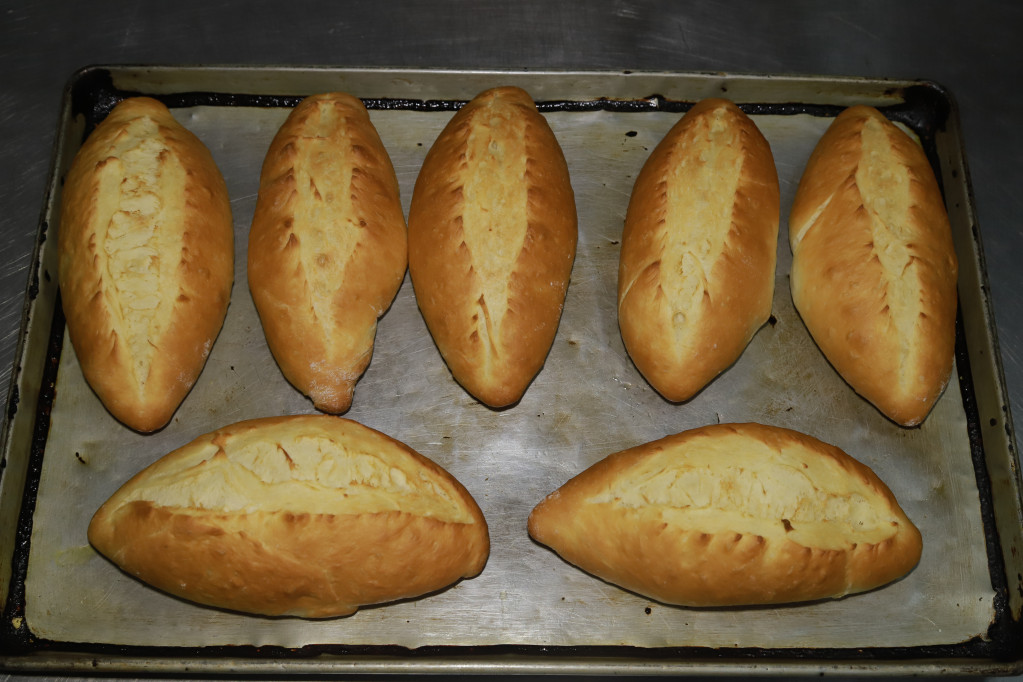 Bánh mì Quảng Ninh làm riêng cho thợ mỏ là loại đặc ruột với hương vị thơm ngon đặc trưng