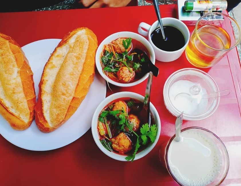 Bánh mì xíu mại Sài Gòn Bánh mì xíu mại chấm