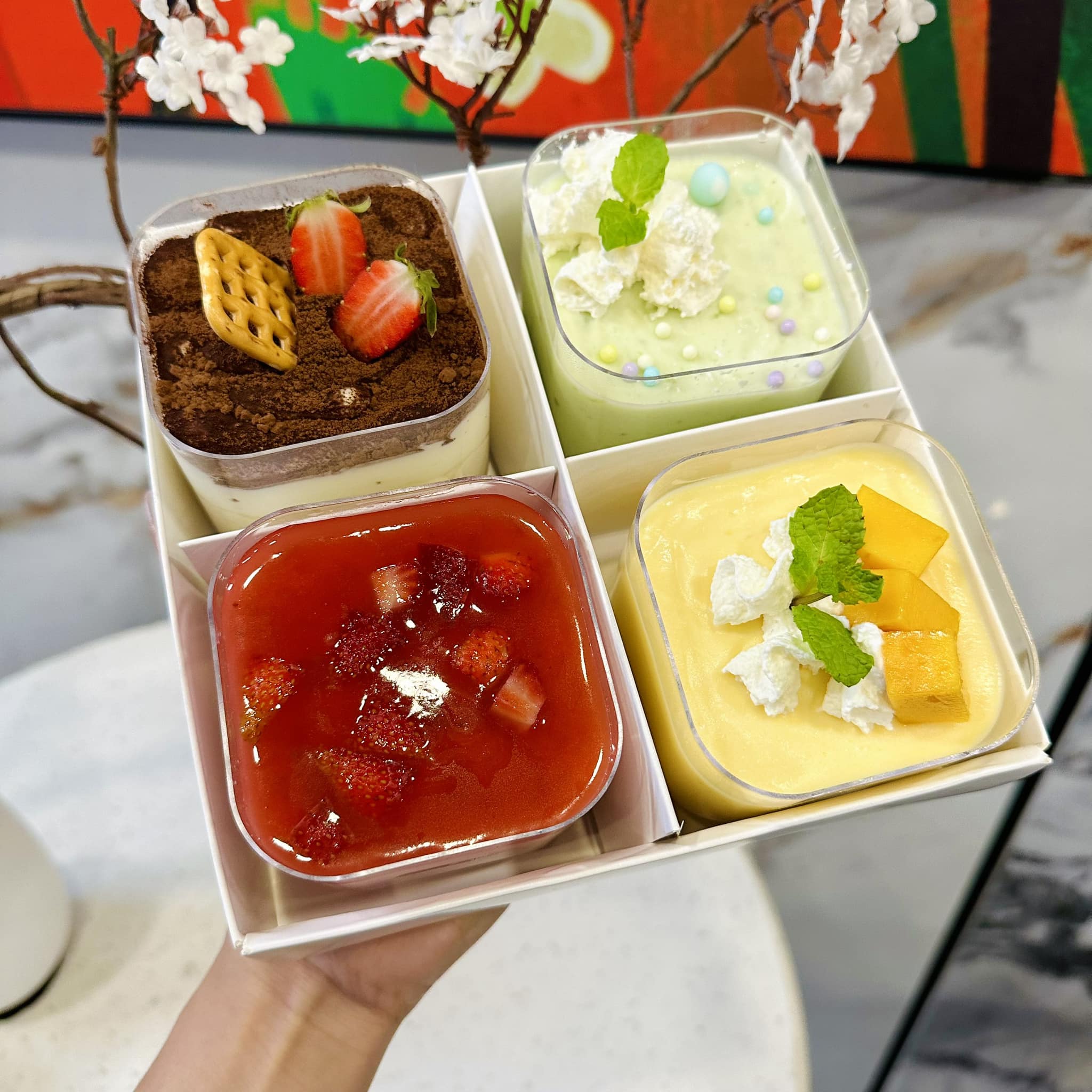 Bánh ngọt ngon tại TATA Coffee