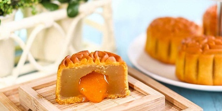 Bánh Trung thu trứng chảy: thương hiệu bánh ngon, giá & cách làm tại nhà