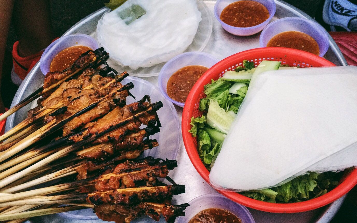 bánh ướt thịt nướng Hội An Siêu lòng trước món bánh ướt thịt nướng Cô Lợi