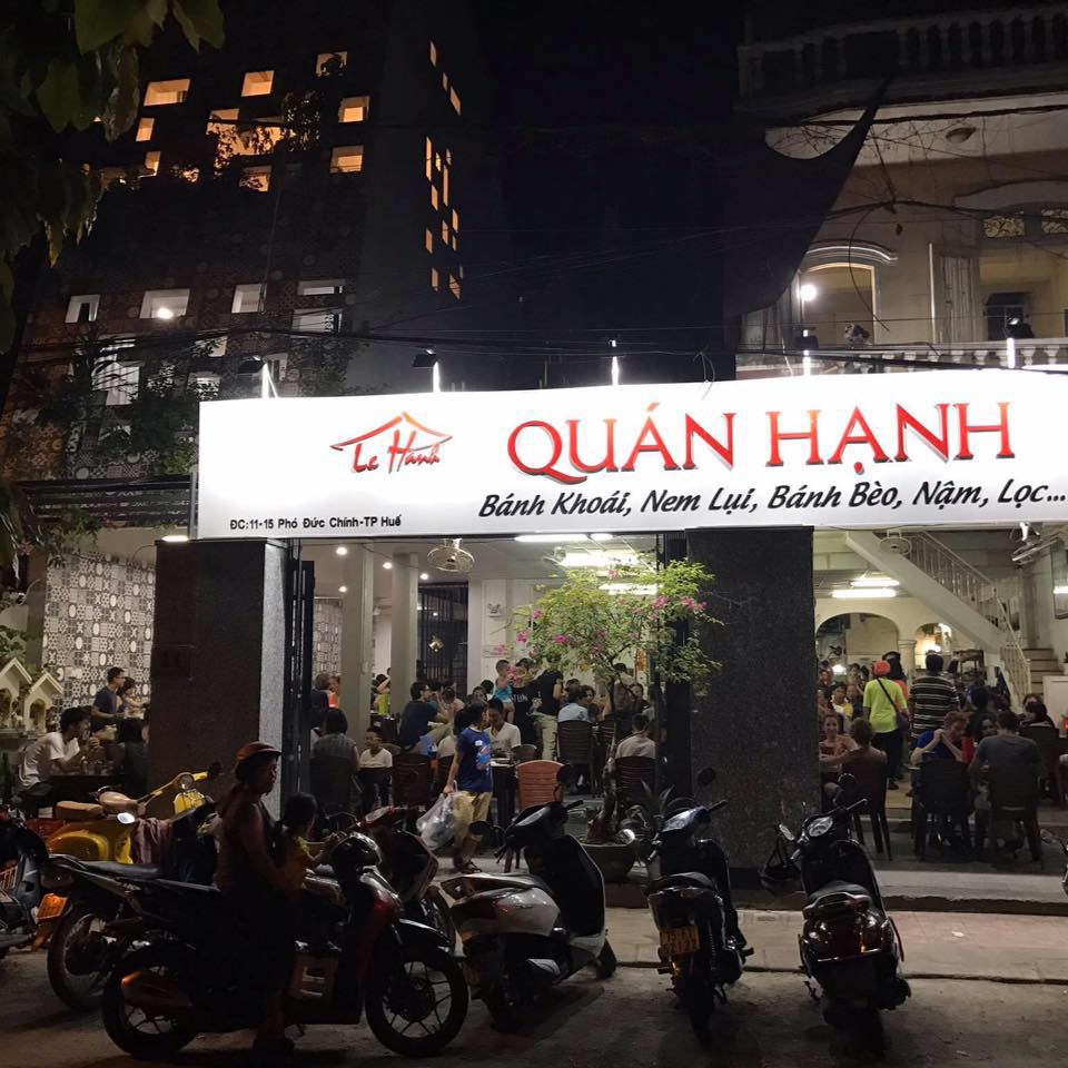 bánh ướt thịt nướng Huế Quán luôn đông khách vì chất lượng món ăn ở đây luôn làm thực khách hài lòng