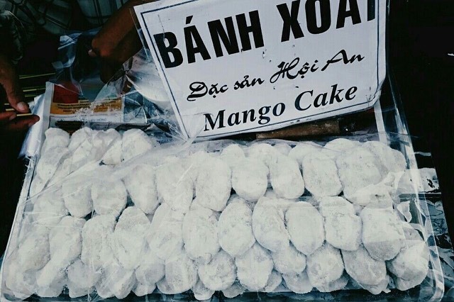 Bánh xoài Hội An Những khay bánh xoài rất nhanh hết do khá nhiều người thích ăn bánh này