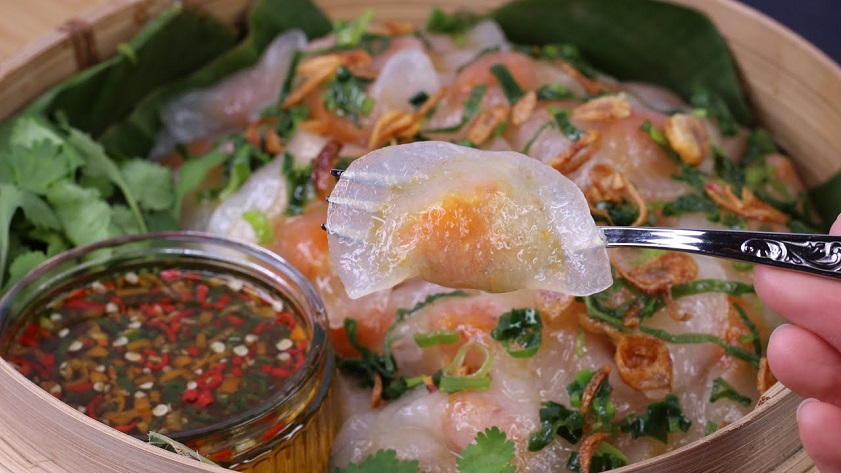 Quán bánh canh, bánh quai vạc Xíu thu hút đông đảo thực khách