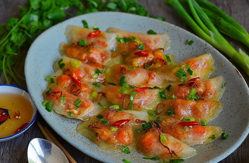 Hàng bánh quai vạc khu vực bãi đá Ông Địa