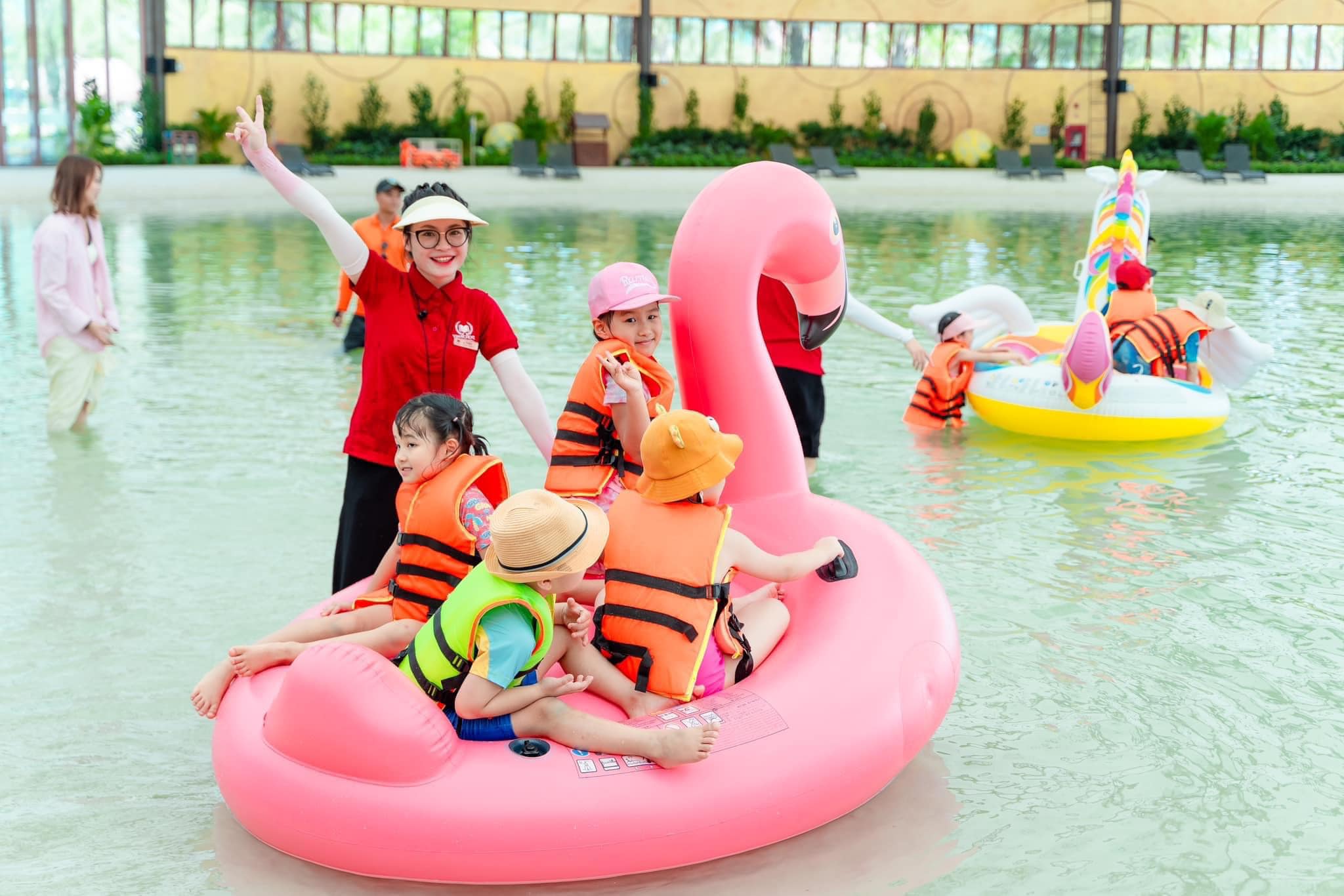 1/6 đi chơi ở đâu Hà Nội Bể bơi bốn mùa VinWonders Water Park
