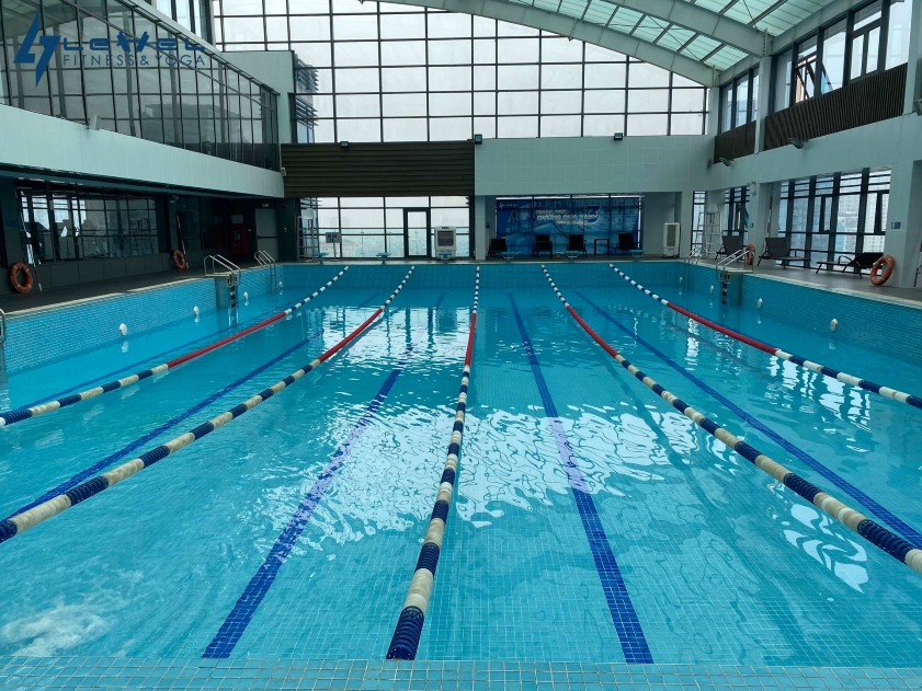 Bể bơi Level Fitness tại Nghĩa Đô, Cầu Giấy