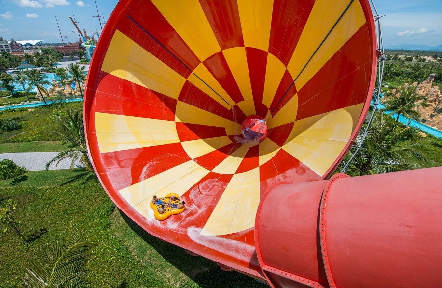 Thrill-seekers can enjoy a variety of adrenaline-pumping games at VinWonders Nam Hoi An