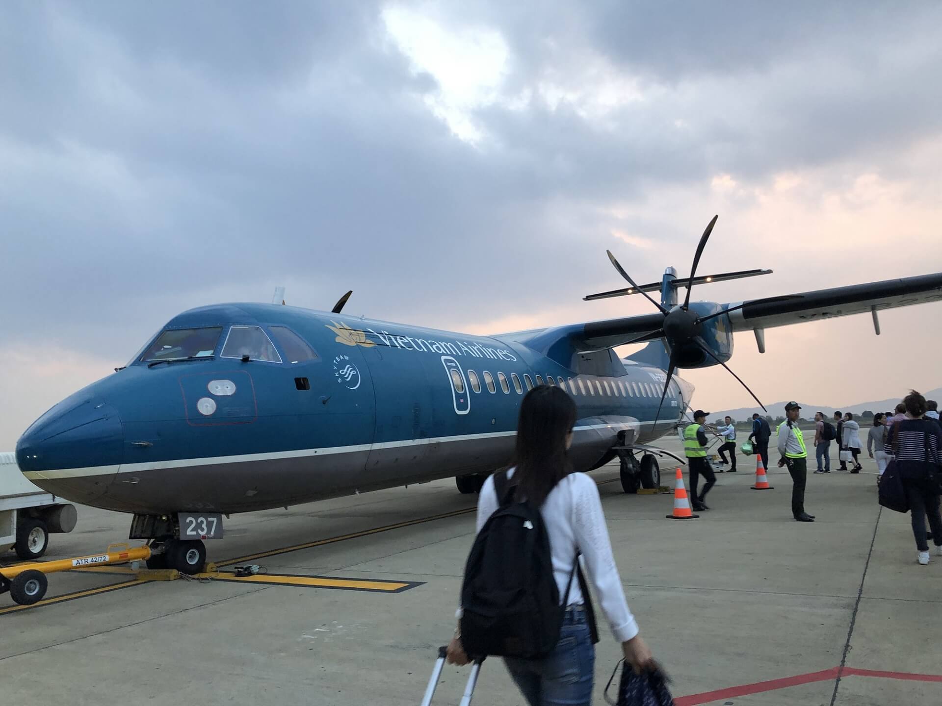 Bị trễ chuyến bay phải làm sao