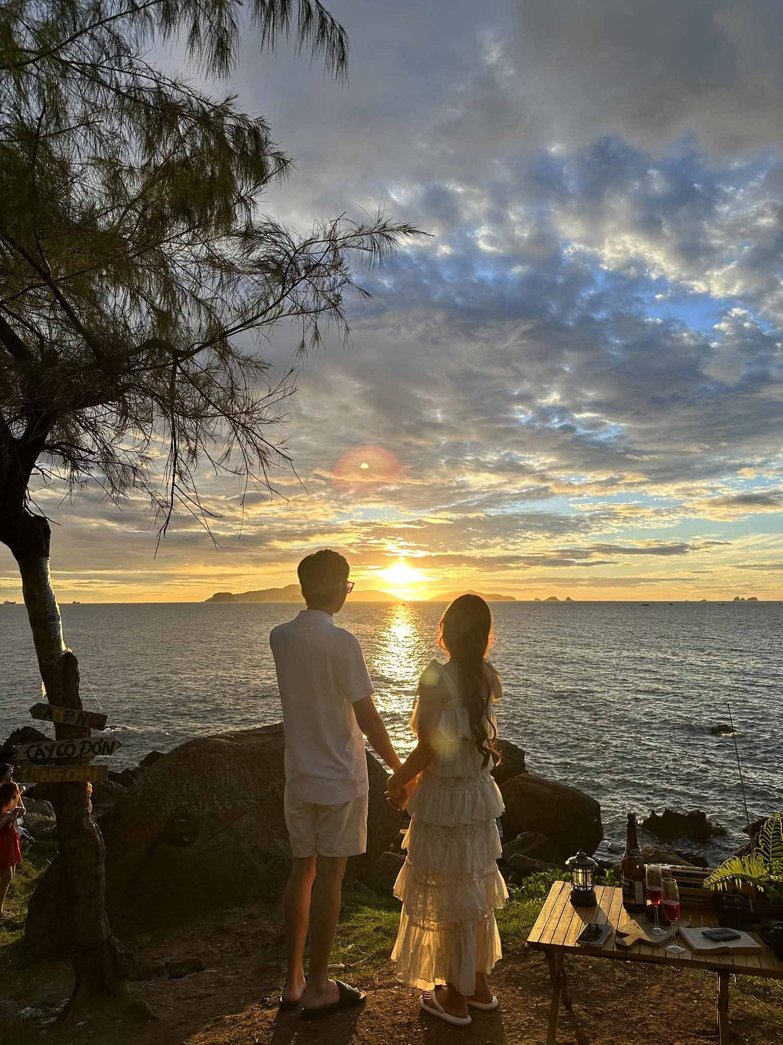 Bãi Đông Bình minh trên Bãi Đông