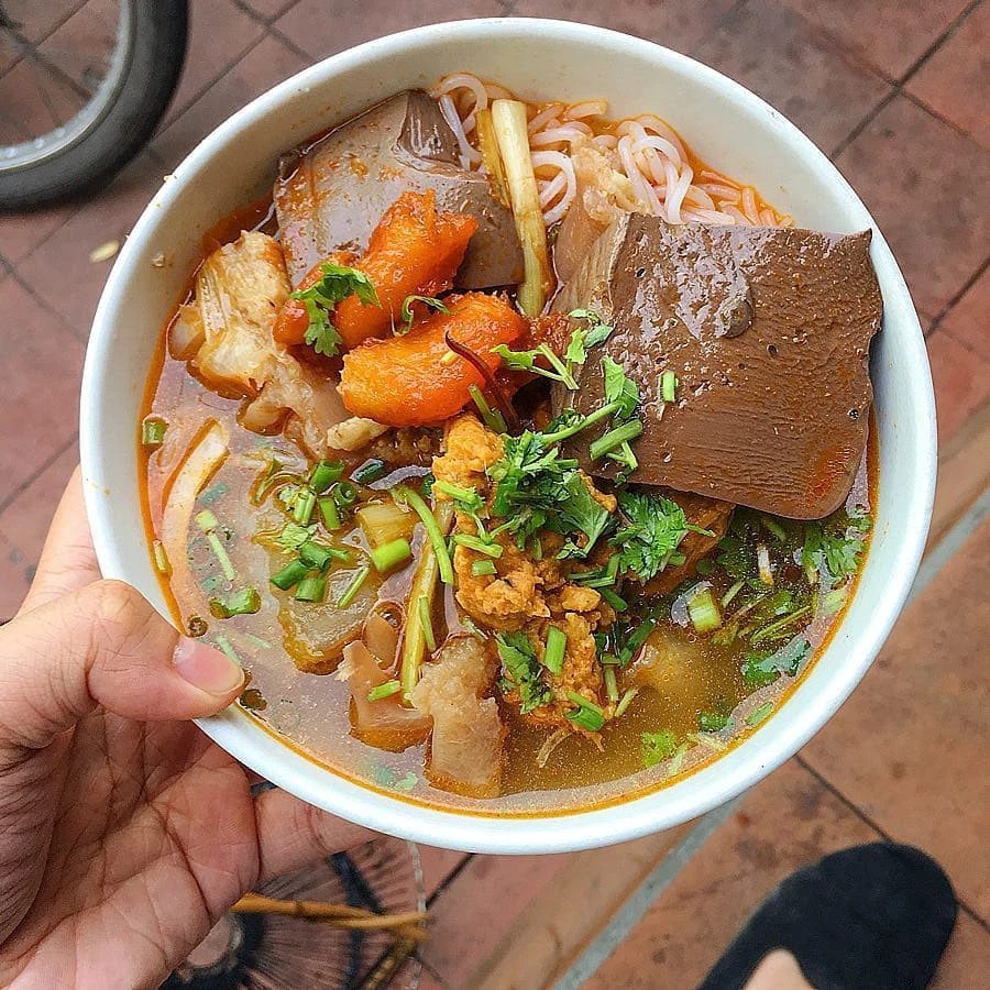 A bowl of bun bo Hue at Me Keo