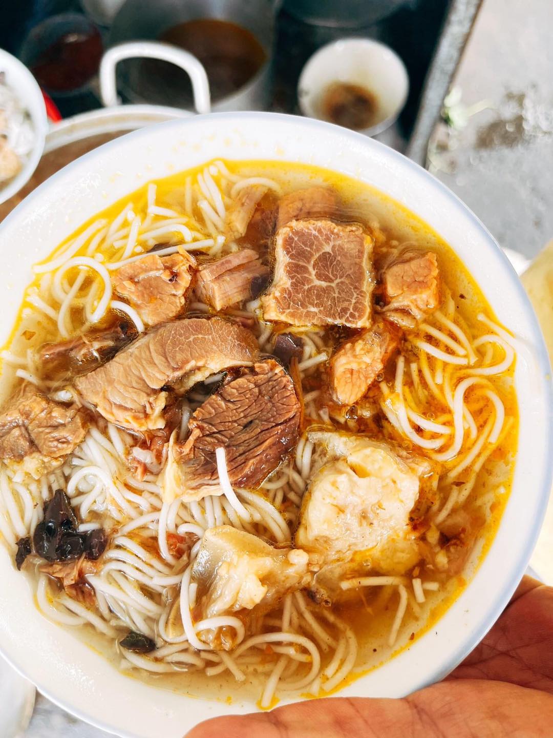 Quán bún bò Phan Thiết với những sợi bún mềm và phần thịt bò đầy đặn