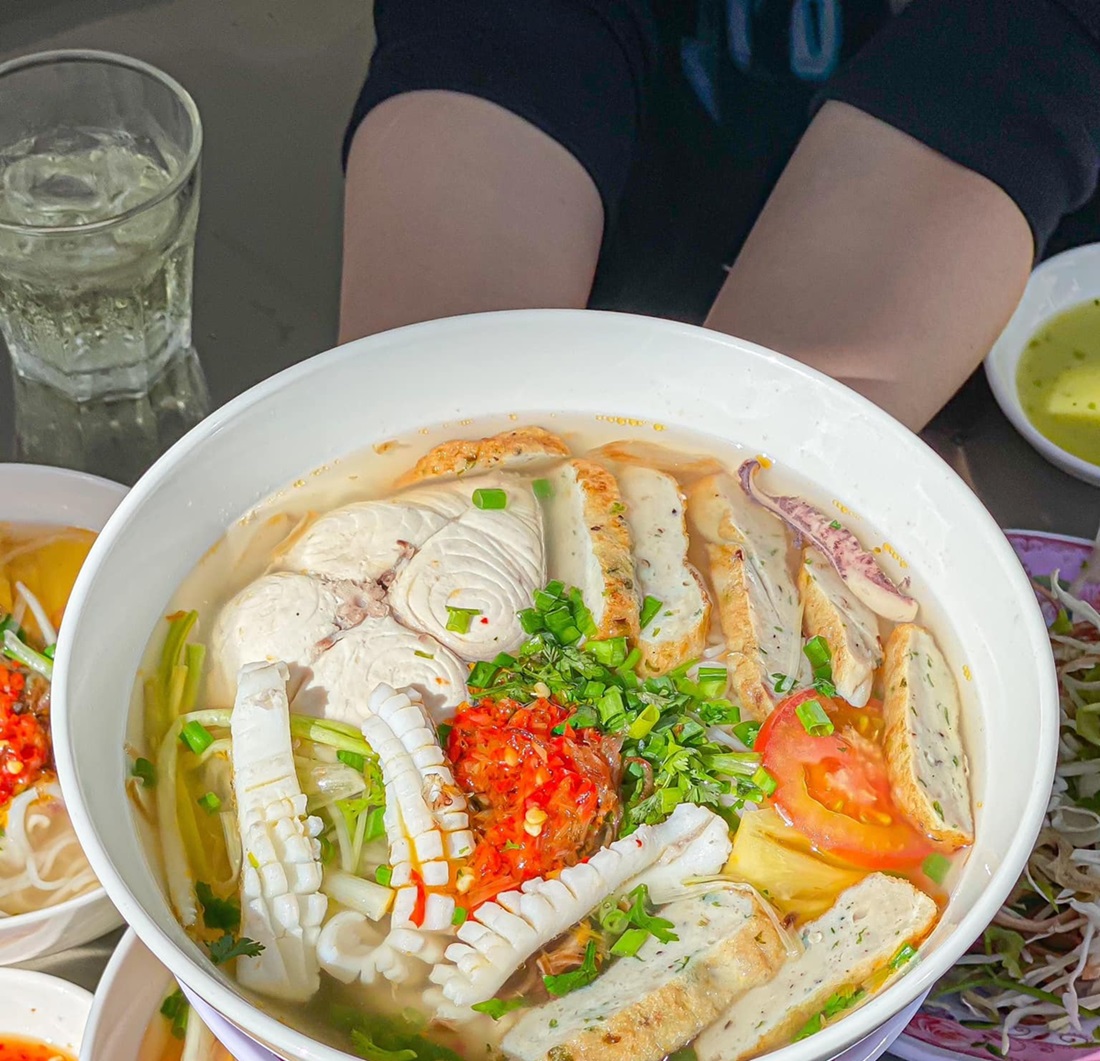 Bún cá Kiên Giang Bún cá Hùng Hào tuyệt ngon với nguyên liệu được lấy từ ghe nhà