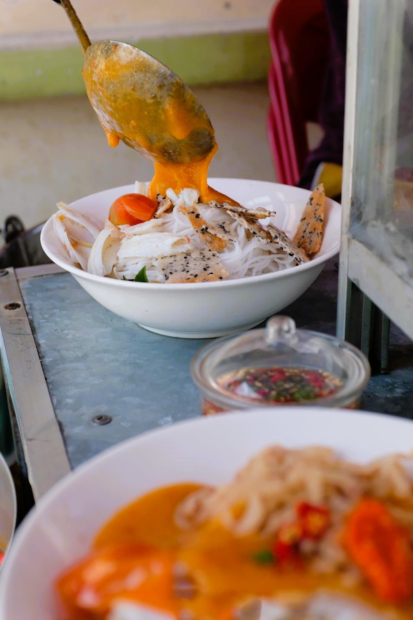 Bún cá Phan Thiết Bún gỏi cá mai là món ăn độc đáo, hấp dẫn