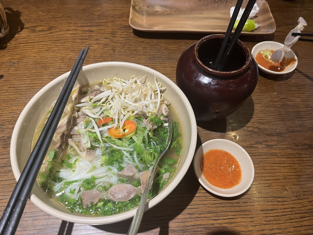 Quán bún mọc, phở gà Ơ Kìa