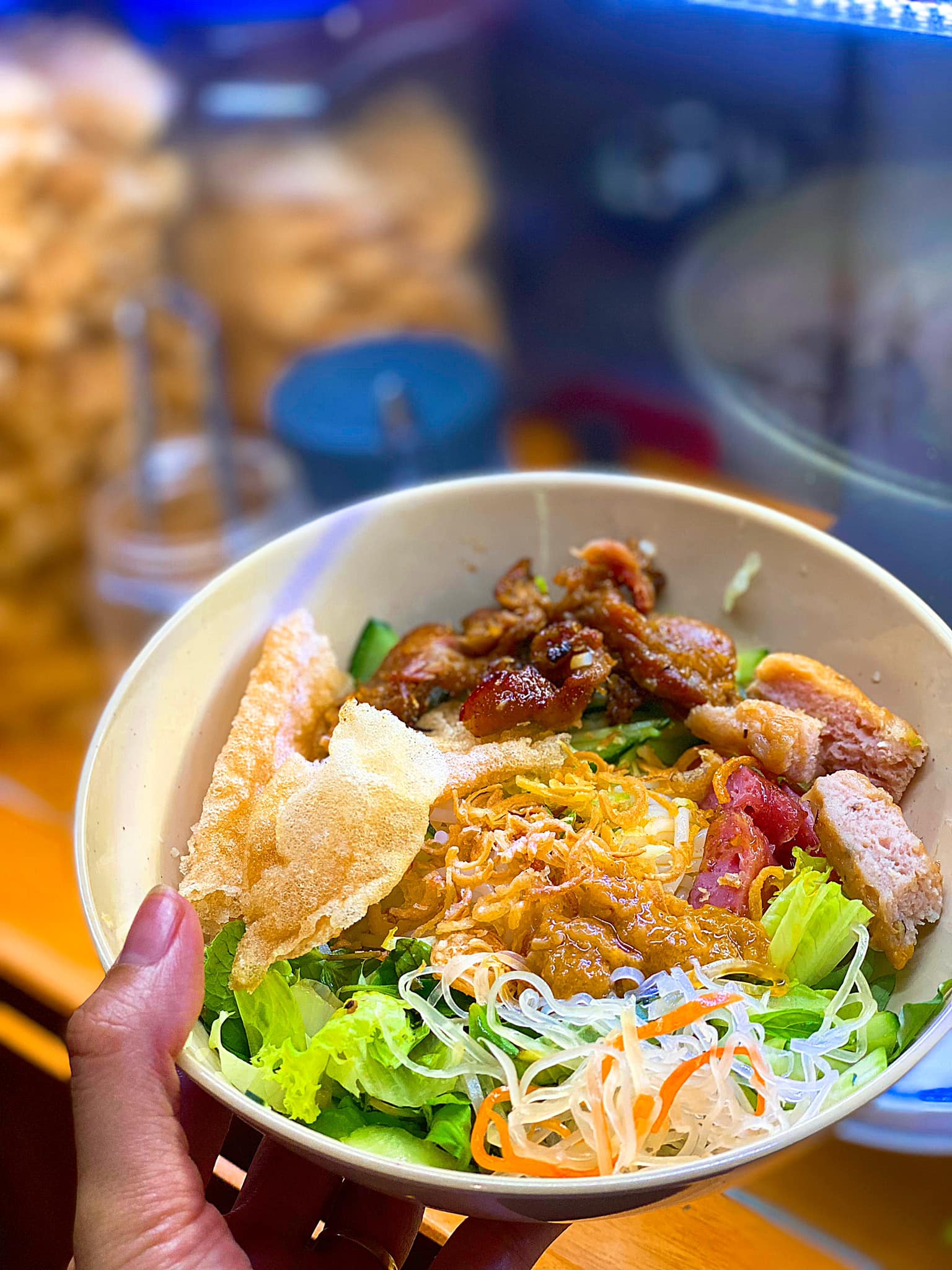 Bún thịt nướng Quy Nhơn Bún thịt nướng là sự hòa quyện giữa thịt, nem, rau sống…