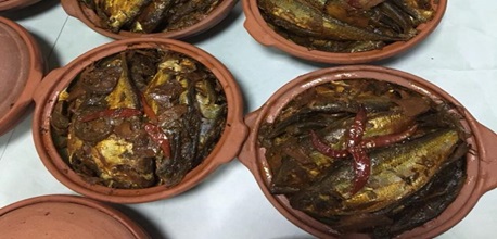 Cá mòi kho – món đặc sản mang hương vị đặc trưng của vùng biển đất cảng