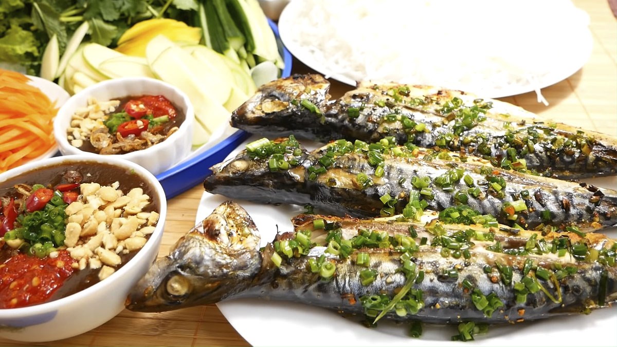 Cá nục cuốn bánh tráng - món đặc sản nổi tiếng tại Đà Nẵng