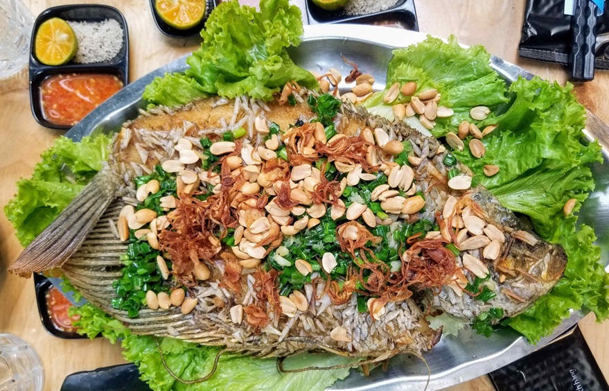 Cá tai tượng chiên xù
