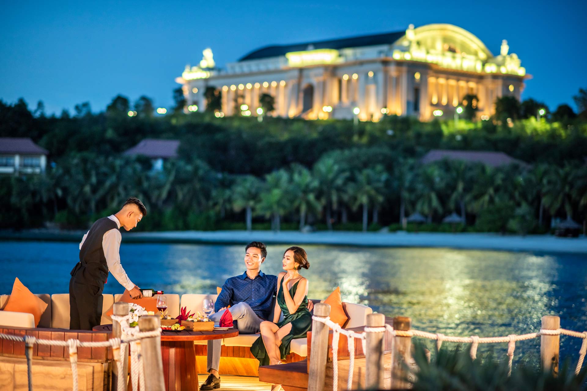 Vào những dịp đặc biệt như sinh nhật hay valentine bạn có thể mở lời tỏ tình