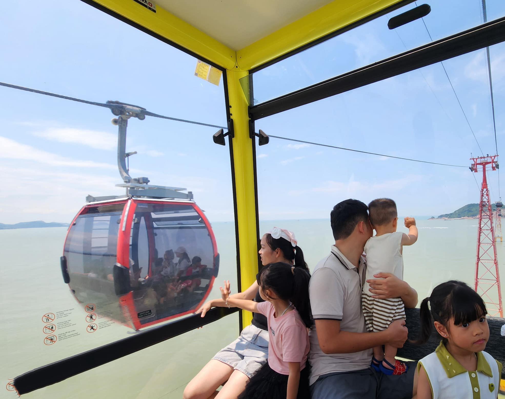 Cáp treo VinWonders Cửa Hội