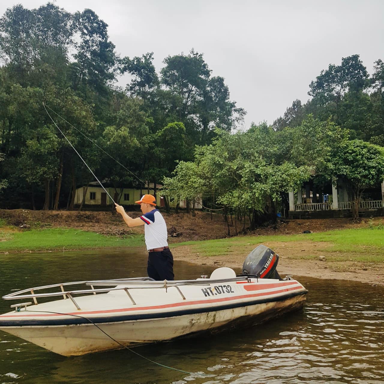 hồ Trại Tiểu Câu cá hồ Trại Tiểu