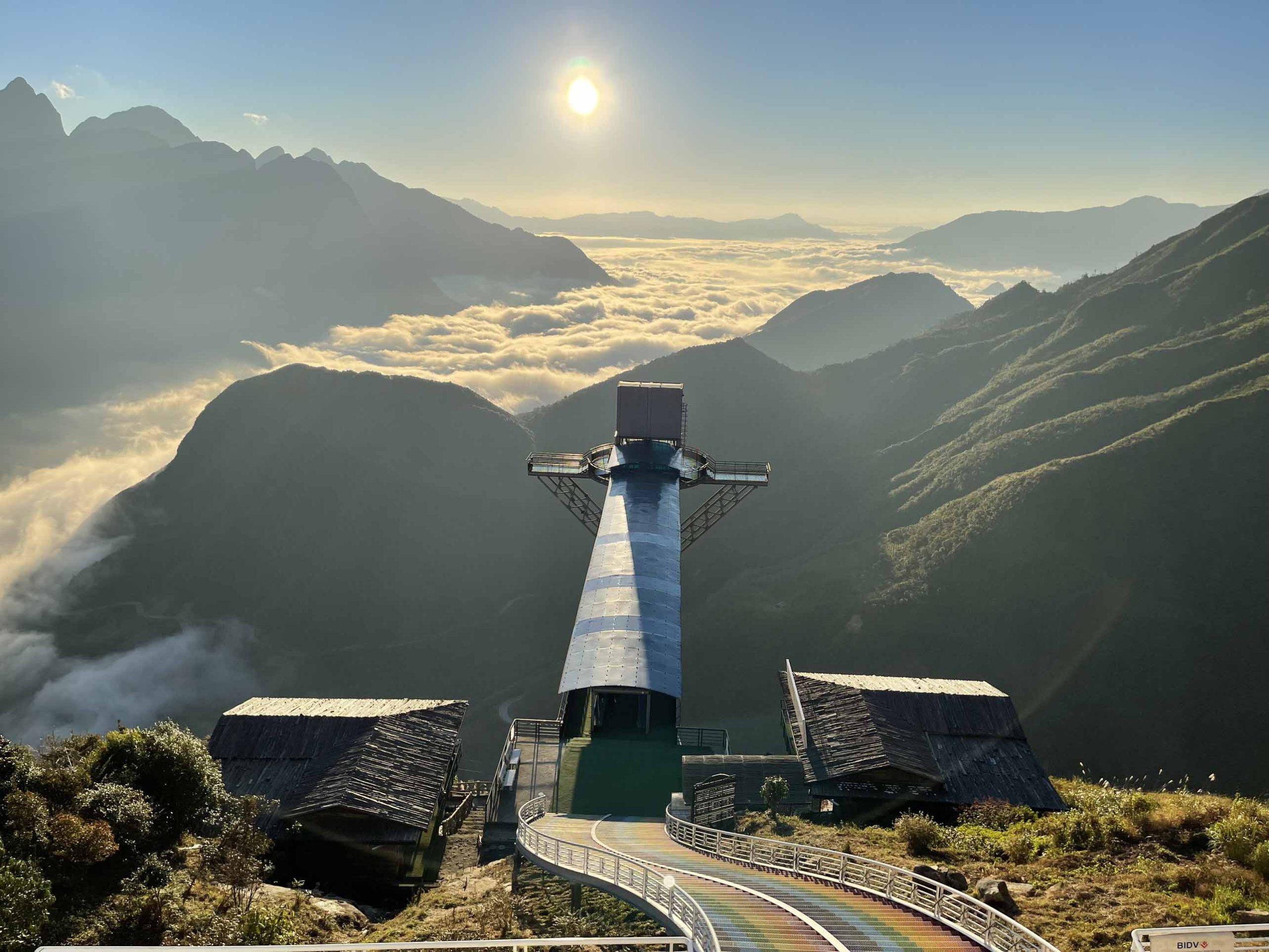 Cầu kính Rồng Mây Sa Pa